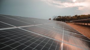 Seis passos para não errar ao contratar uma empresa de energia solar